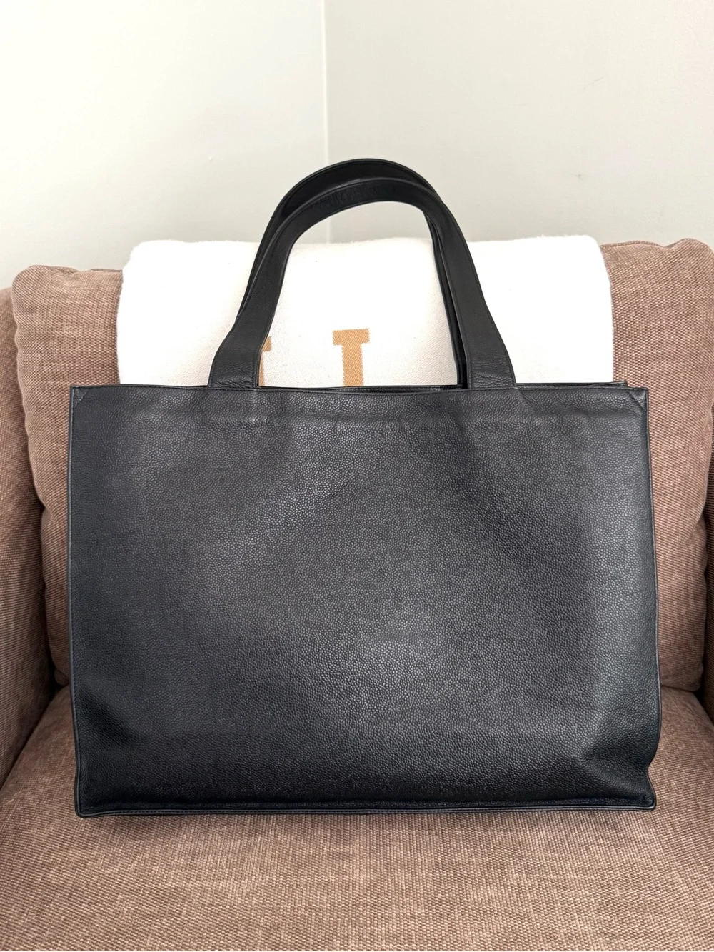 CHANEL authentic black caviar leather large tote bag gold CC